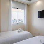 Lägenhet - Marina Banus, Puerto Banus, 2br Spacious, Parking & Pool