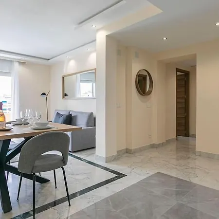 Marbella Home Rentals - Marina Banus, Puerto Banus, 2Br Spacious, Parking & Pool *