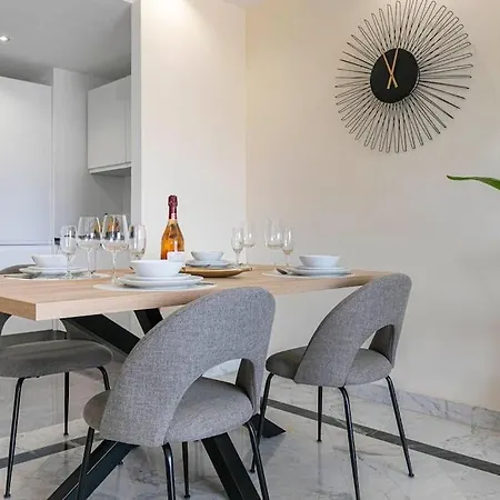 - Marina Banus, Puerto Banus, 2br Spacious, Parking & Pool * Marbella