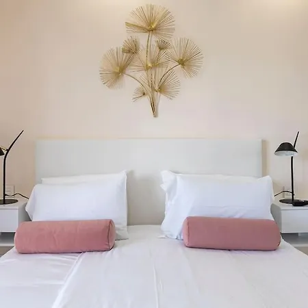 - Marina Banus, Puerto Banus, 2br Spacious, Parking & Pool