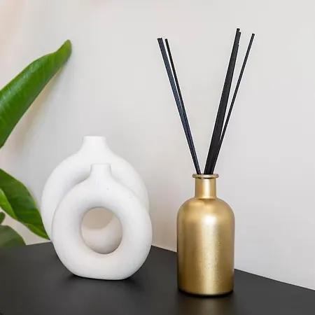 아파트 Marbella Home Rentals - Marina Banus, Puerto Banus, 2Br Spacious, Parking & Pool