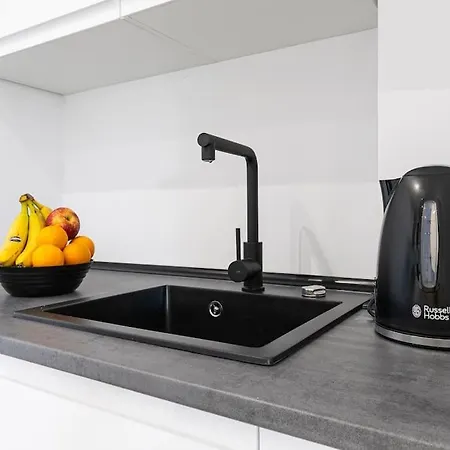 Apartman Marbella Home Rentals - Marina Banus, Puerto Banus, 2Br Spacious, Parking & Pool