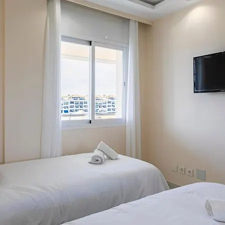 Apartment - Marina Banus, Puerto Banus, 2br Spacious, Parking & Pool