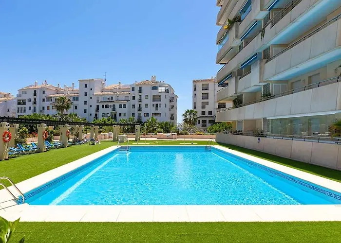 Apartament - Marina Banus, Puerto Banus, 2br Spacious, Parking & Pool