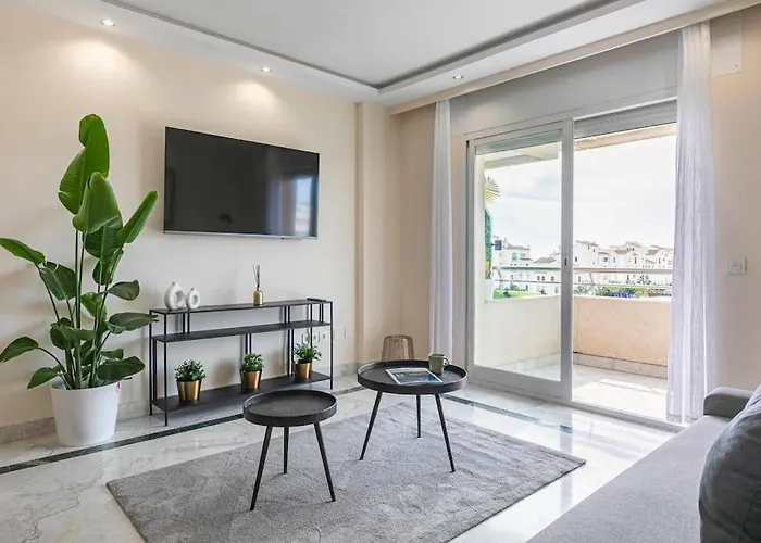 - Marina Banus, Puerto Banus, 2br Spacious, Parking & Pool