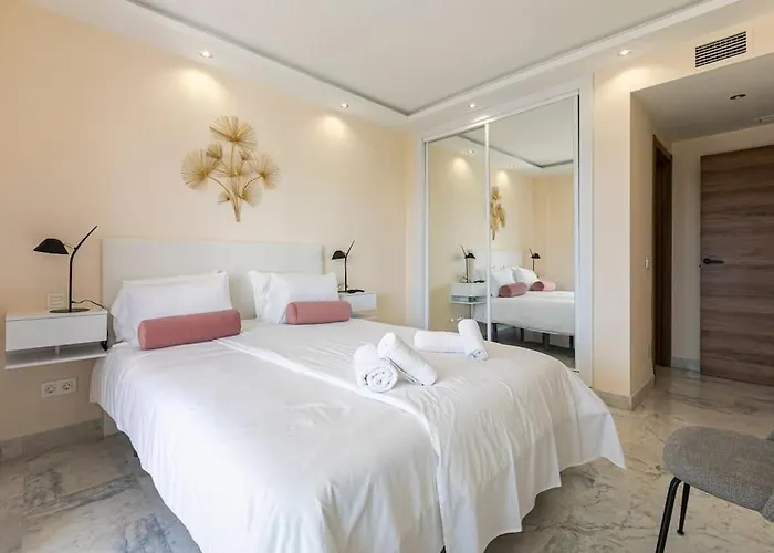 Apartament - Marina Banus, Puerto Banus, 2br Spacious, Parking & Pool *