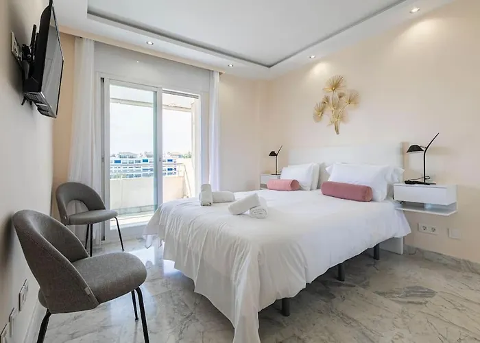 Apartament - Marina Banus, Puerto Banus, 2br Spacious, Parking & Pool *