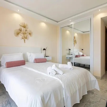 아파트 - Marina Banus, Puerto Banus, 2br Spacious, Parking & Pool *