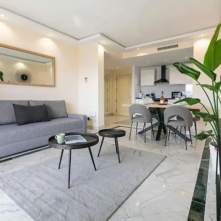 Marbella Home Rentals - Marina Banus, Puerto Banus, 2Br Spacious, Parking & Pool Marbella