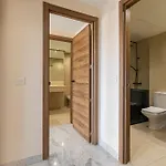 - Marina Banus, Puerto Banus, 2br Spacious, Parking & Pool Μαρμπέλλα
